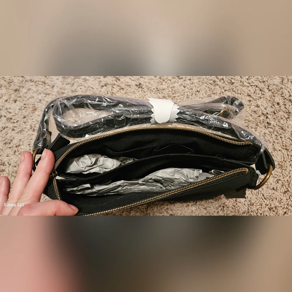 Vegan Suede Black Crossbody V-shape Zipper Detail and Decorative Tassel BNWT - Picture 3 of 3